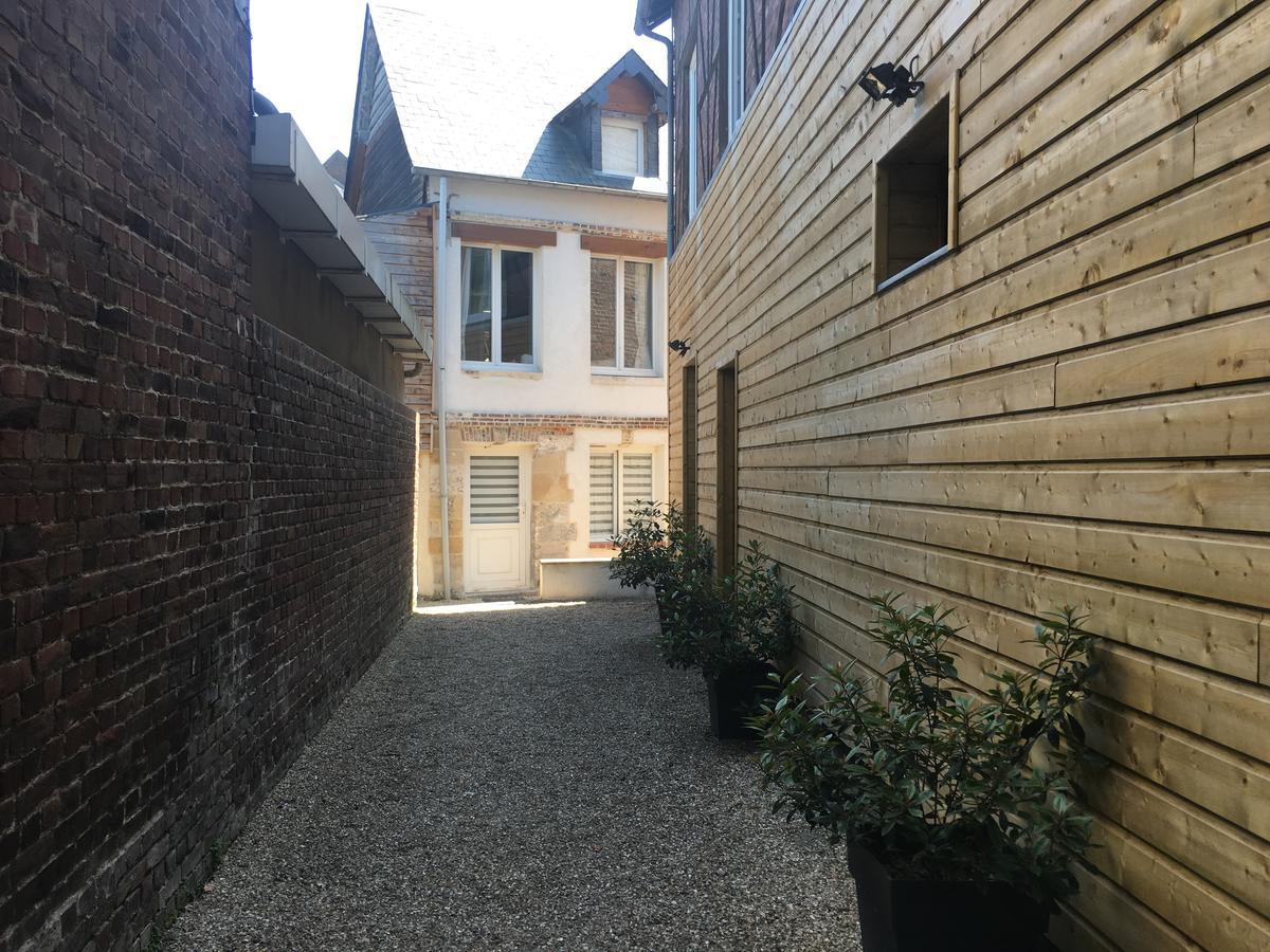 Les Gites De Claire Honfleur Exterior photo